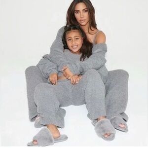 Skims Plushfuzzy Slippers